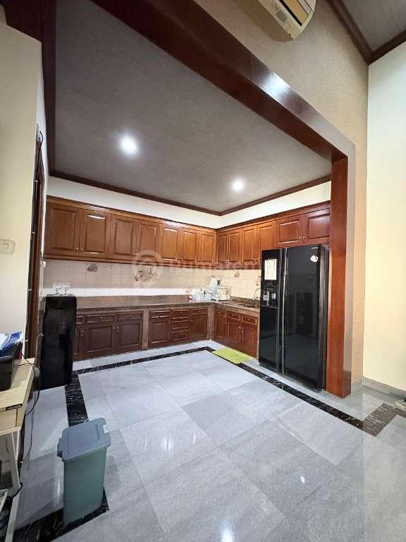 Jual Rumah Komplek Cantik Dengan Swimming Pool di Kav Polri, Ragunan, Pasar Minggu, Jakarta Selatan