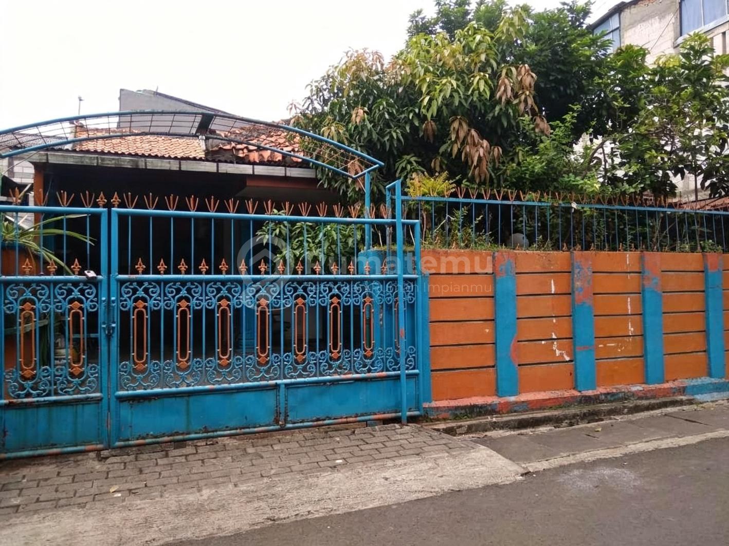 Dijual rumah dalam komplek lokasi strategis di Bintaro, Pesanggrahan, Jakarta Selatan