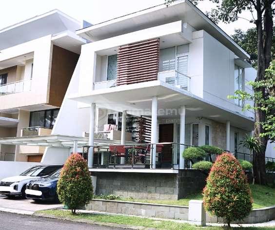 DIJUAL RUMAH MEWAH HOEK 2,5 LANTAI DI CITRA 7 KALIDERES JAKARTA BARAT