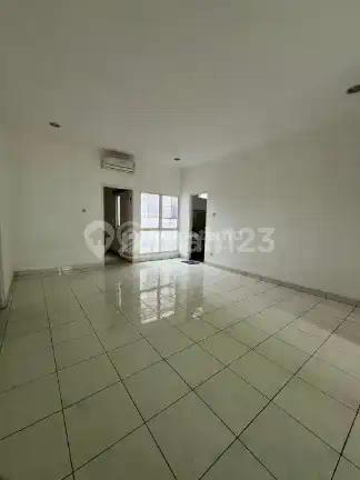 Dijual Rumah 2 Setengah Lantai Hadap Barat @Perumahan Taman Kencana