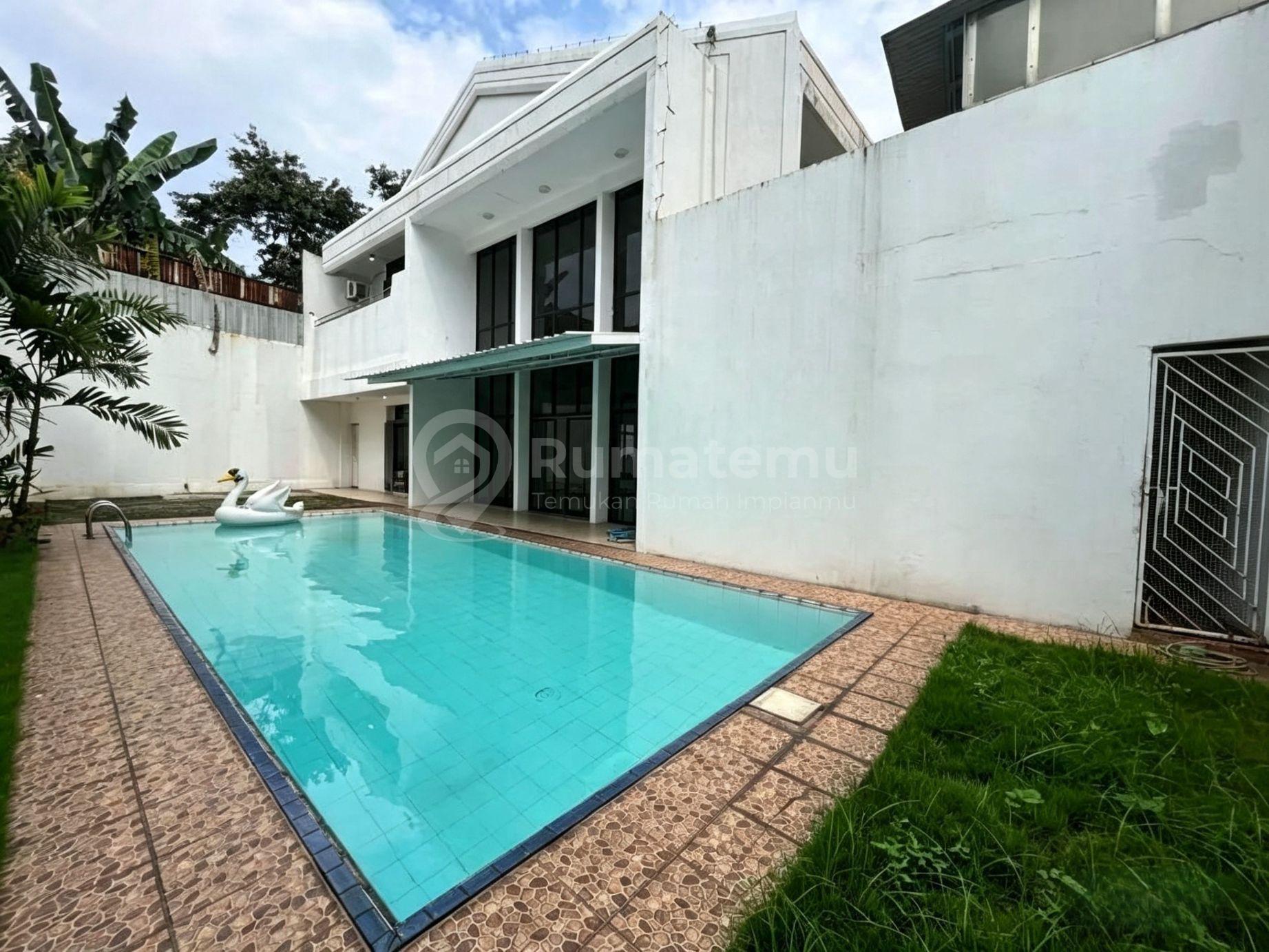 Dijual Rumah mewah 2 lantai di jln Bangka Jakarta Selatan