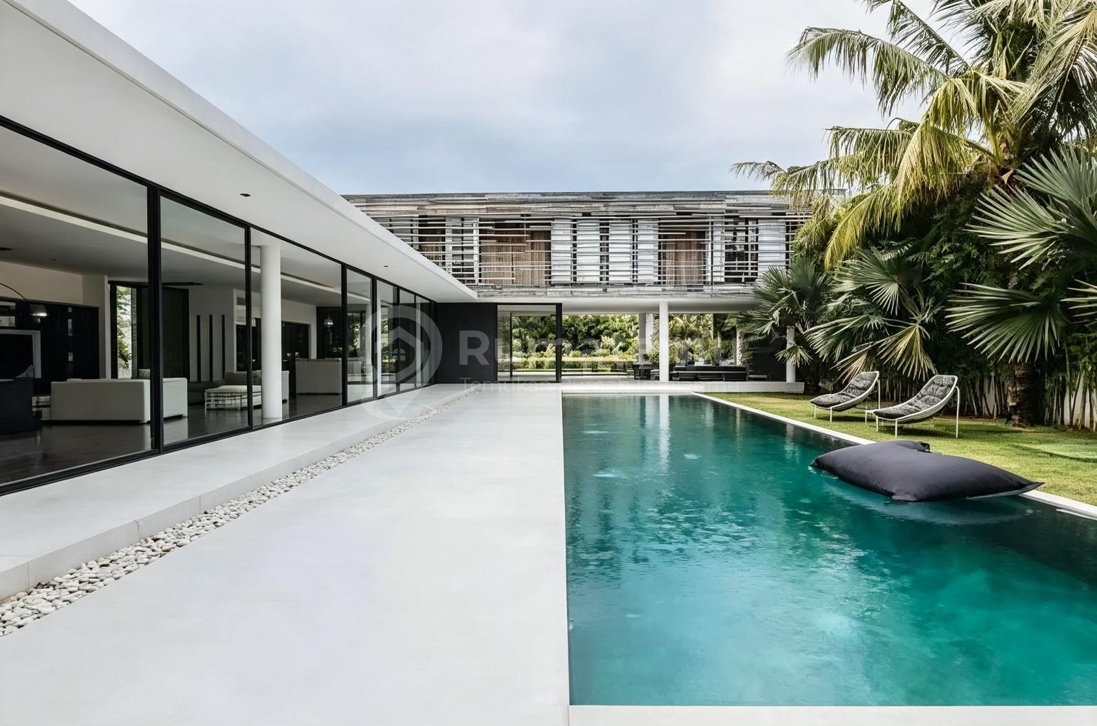 Luxury Villa Ready For Rent Or Leasehold In Berawa Canggu Bali