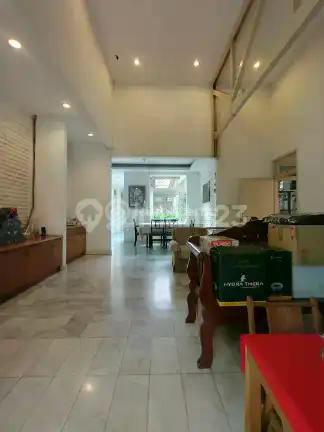Rumah Second Semi Komplek di Cipete Jakarta Selatan