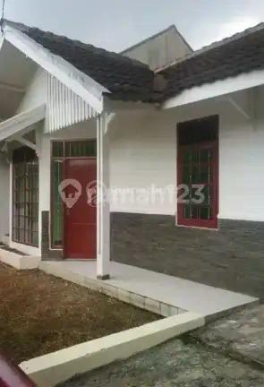 Disewakan Per Tahun Rumah 3 Kamar di Margahayu Raya Bandung
