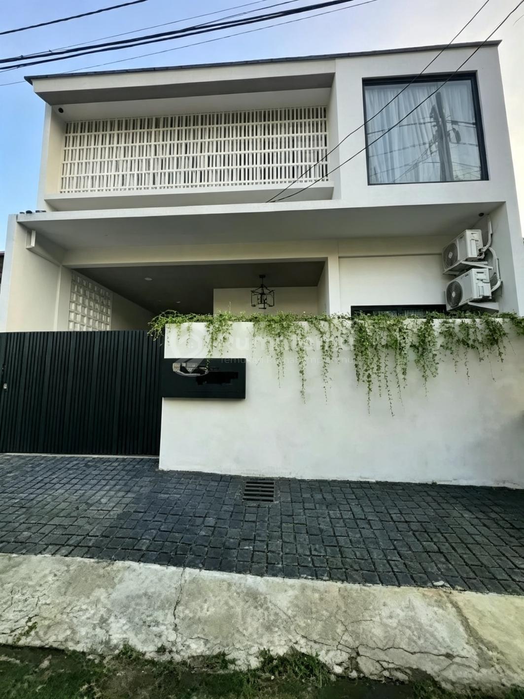 Rumah Super Cantik 2.5 Lantai Semi Furnish Siap Huni Nusaloka BSD