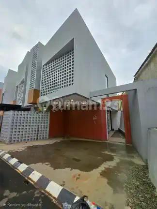 Rumah Baru Dalam Cluster di Pondok Kelapa