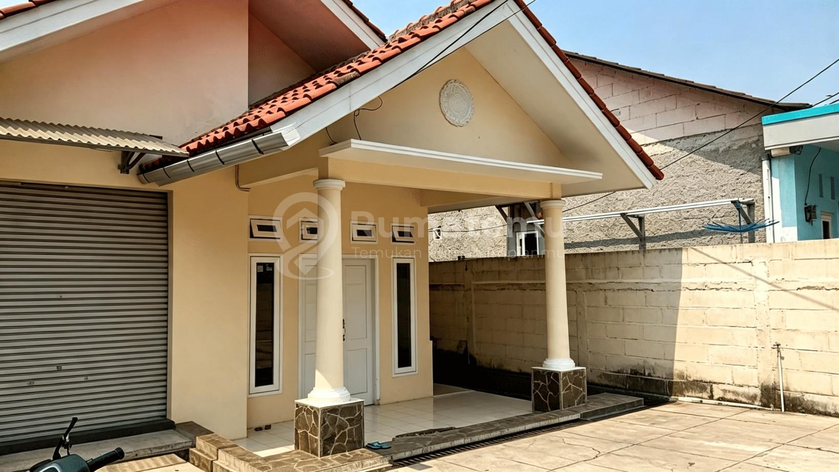 Dijual cepat rumah siap huni Akses jalan 1 mobil lebih di Tanjung Barat dekat Aeon Mall