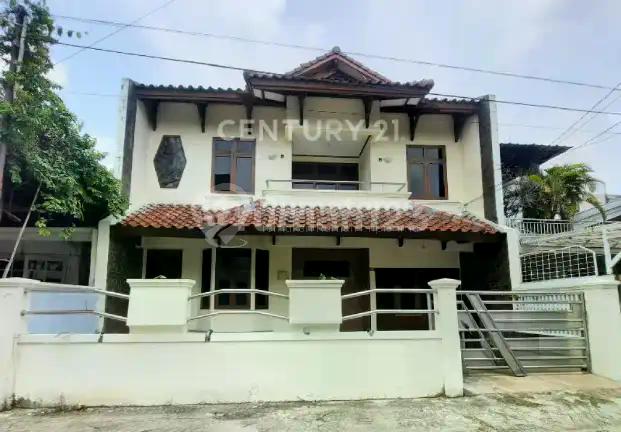 Rumah Dekat Pim Arah Timur di Pondok Indah