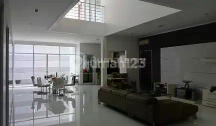 Rumah di Ancol