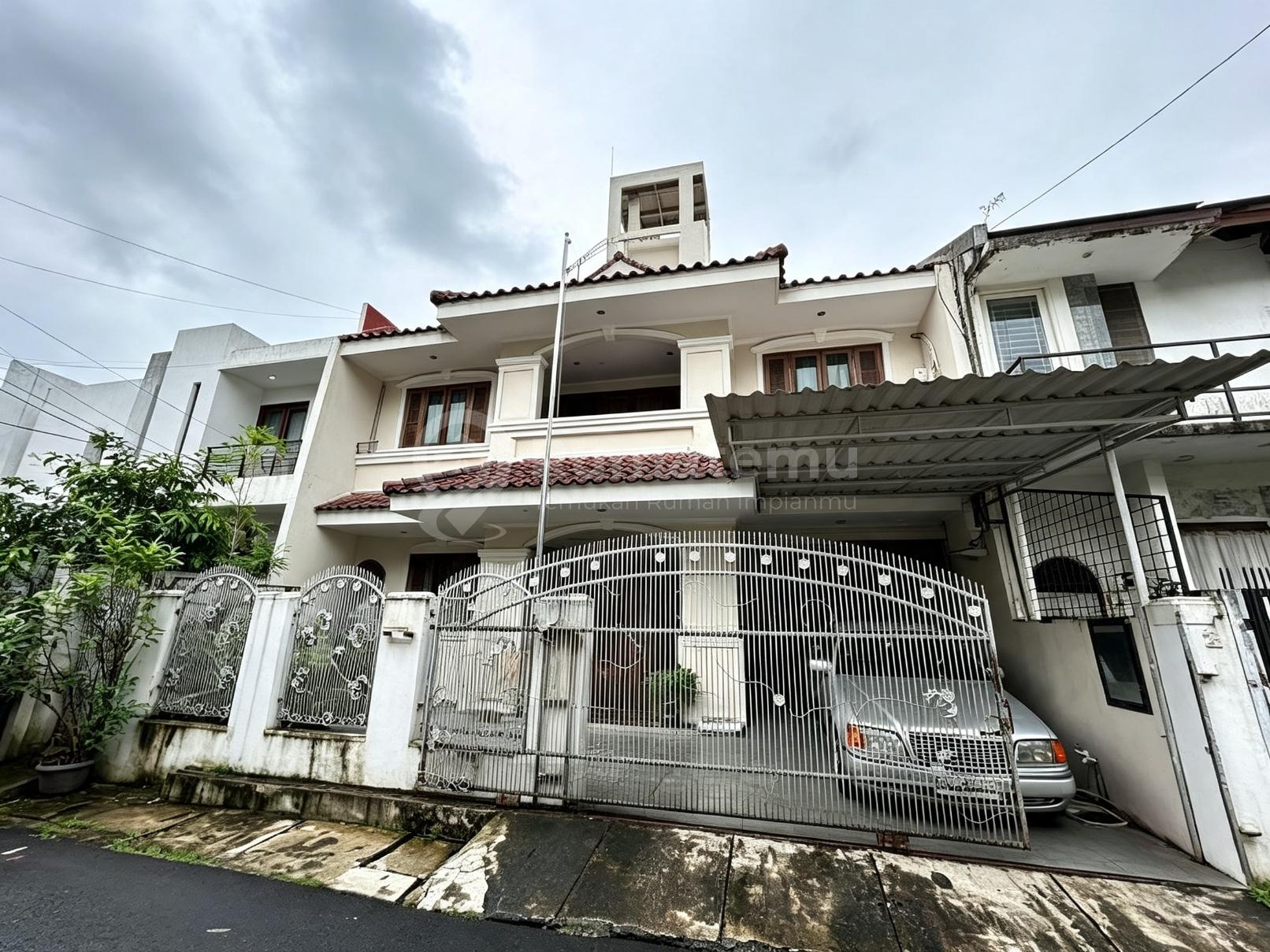 Rumah Strategis Nyaman Daerah Elite di Senopati Kebayoran Baru Jakarta Selatan