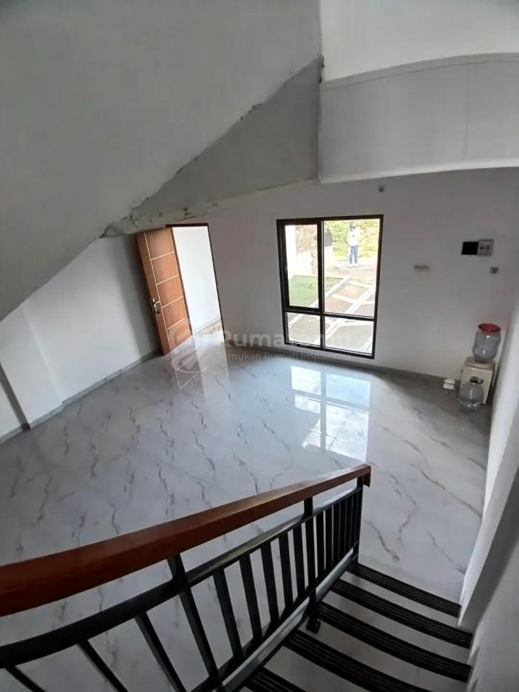 Dijual Rumah Baru 2 Lantai Di Bermiss Cisauk