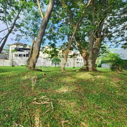 Dijual Kavling View Taman, Spot Parkiran Banyak di Tirta Golf BSD