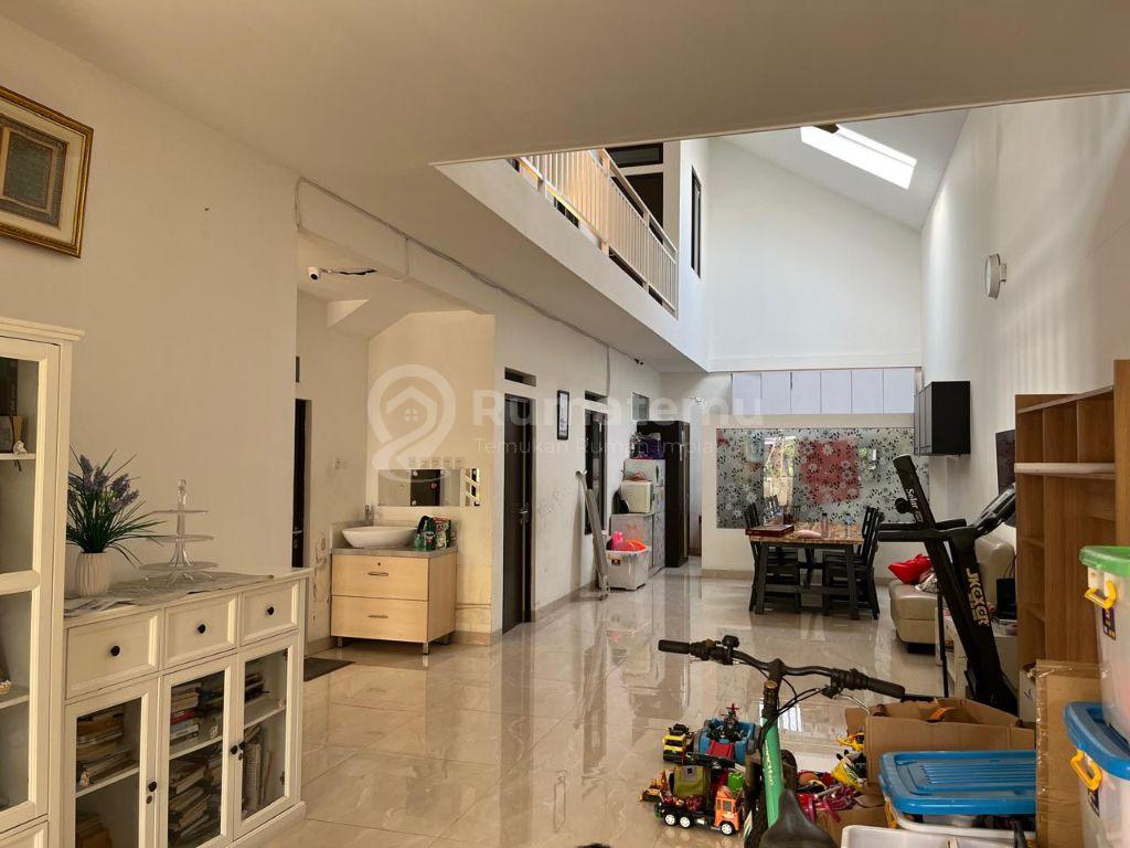 Rumah Furnished Harapan Indah dengan 3+1 KT dan 3+1 KM