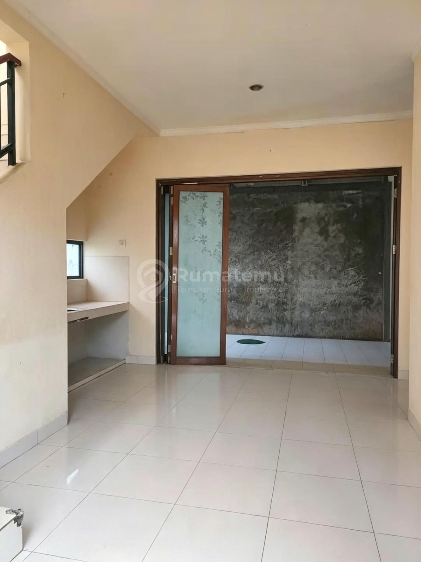 Dijual Rumah Siap Huni Lokasi Strategis Harga Menarik di Graha Raya Bintaro Jaya