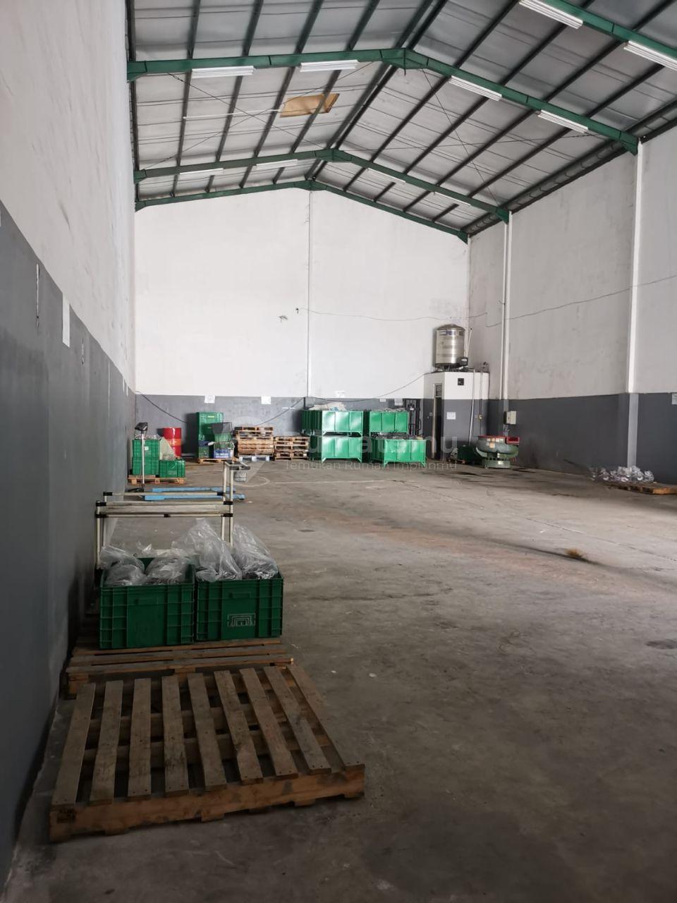 2 Gudang Gandeng di Bizpark Green Sedayu Cakung Jakarta Timur 