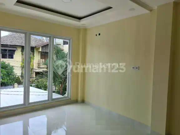 DIJUAL RUMAH LEBAR 6X18 JALAN 3 MOBIL DEKAT TAIPE SCHOOL