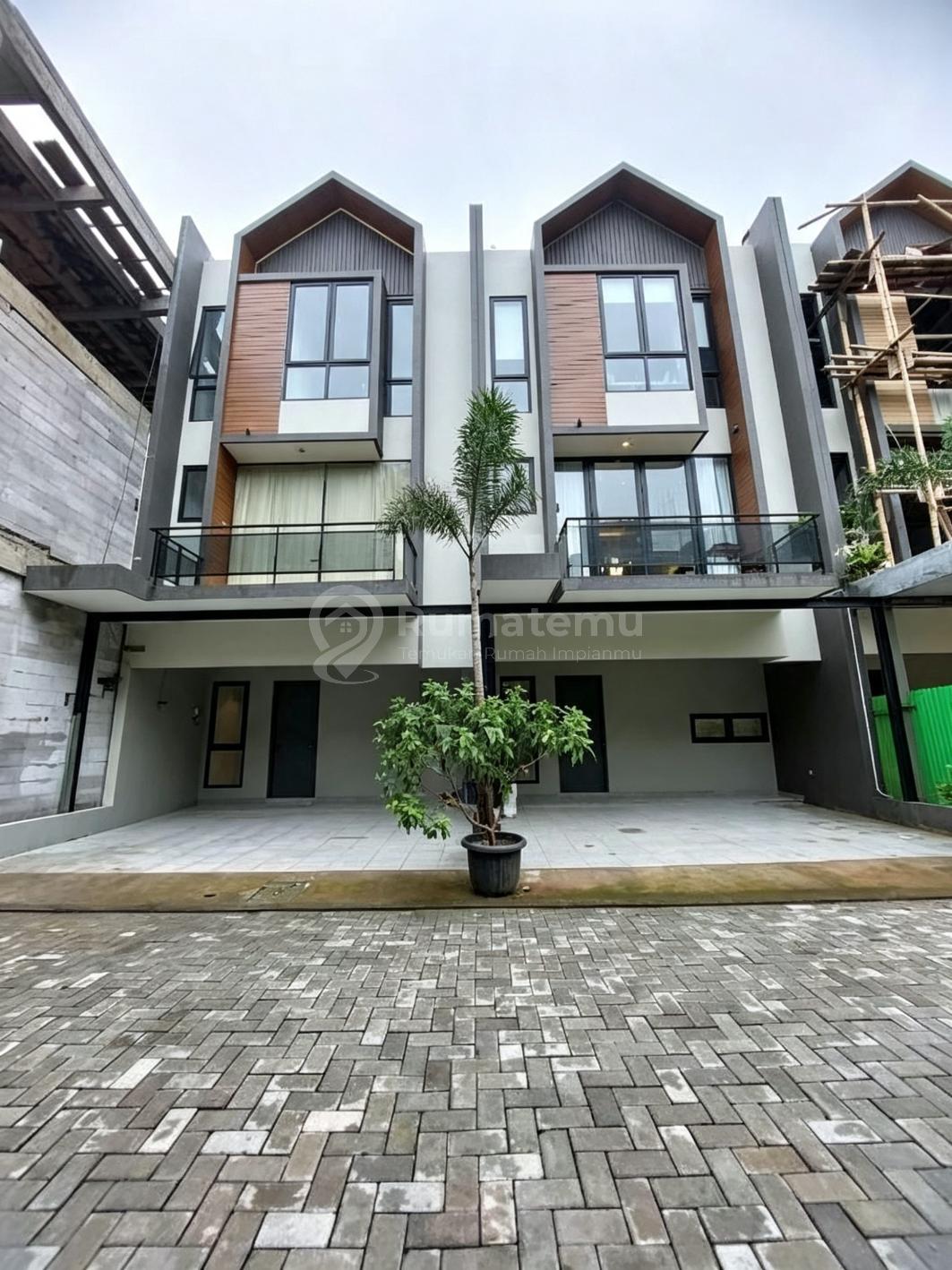 Jual Brand New Town house Scandinavian 2 lantai security 24 jam, Jagakarsa, Jakarta