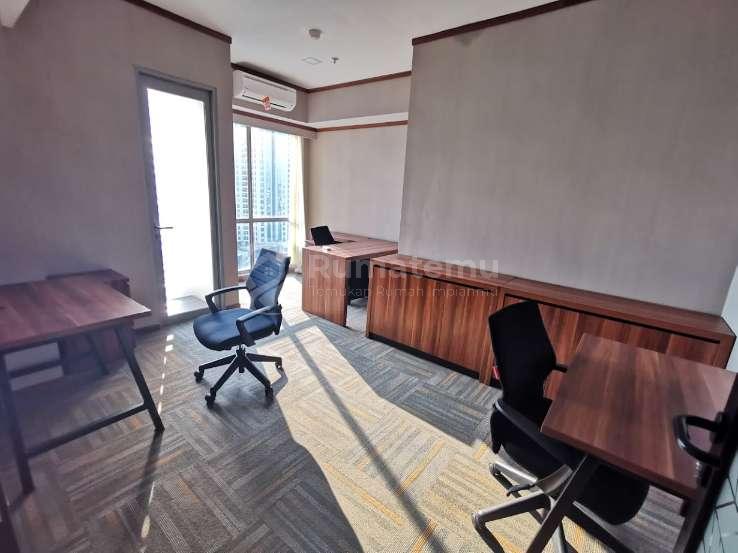 SPACE OFFICE DI THE MANSION KEMAYORAN