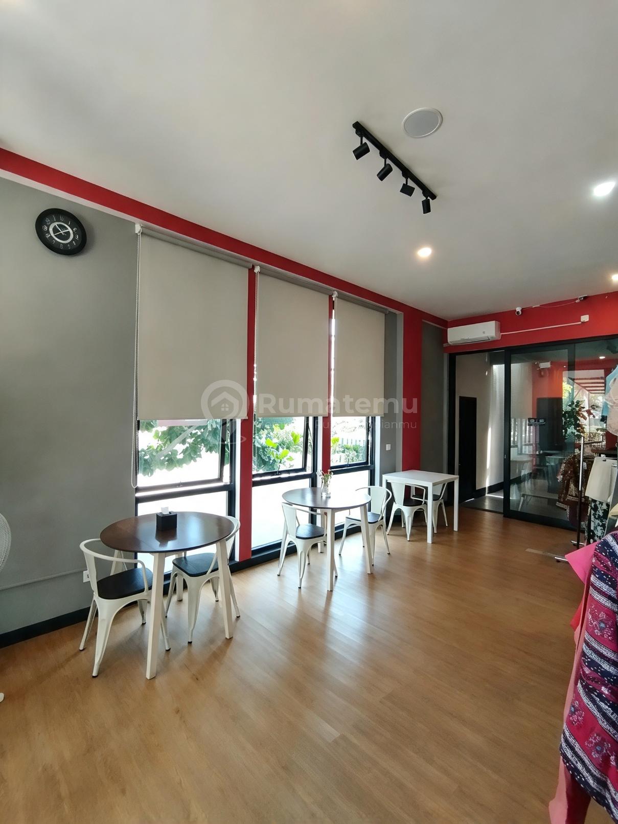 Dijual Ruko 2 BR Investasi Prestisius di Jantung Kawasan Bisnis Kota Baru Parahyangan!