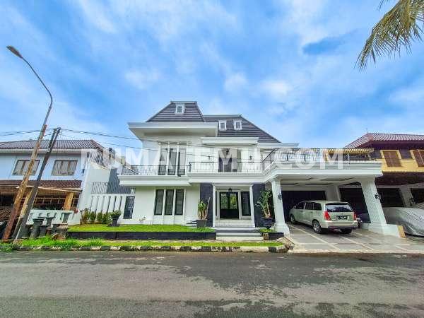 Rumah Brand New American Classic at River Park Bintaro, Tangerang Selatan