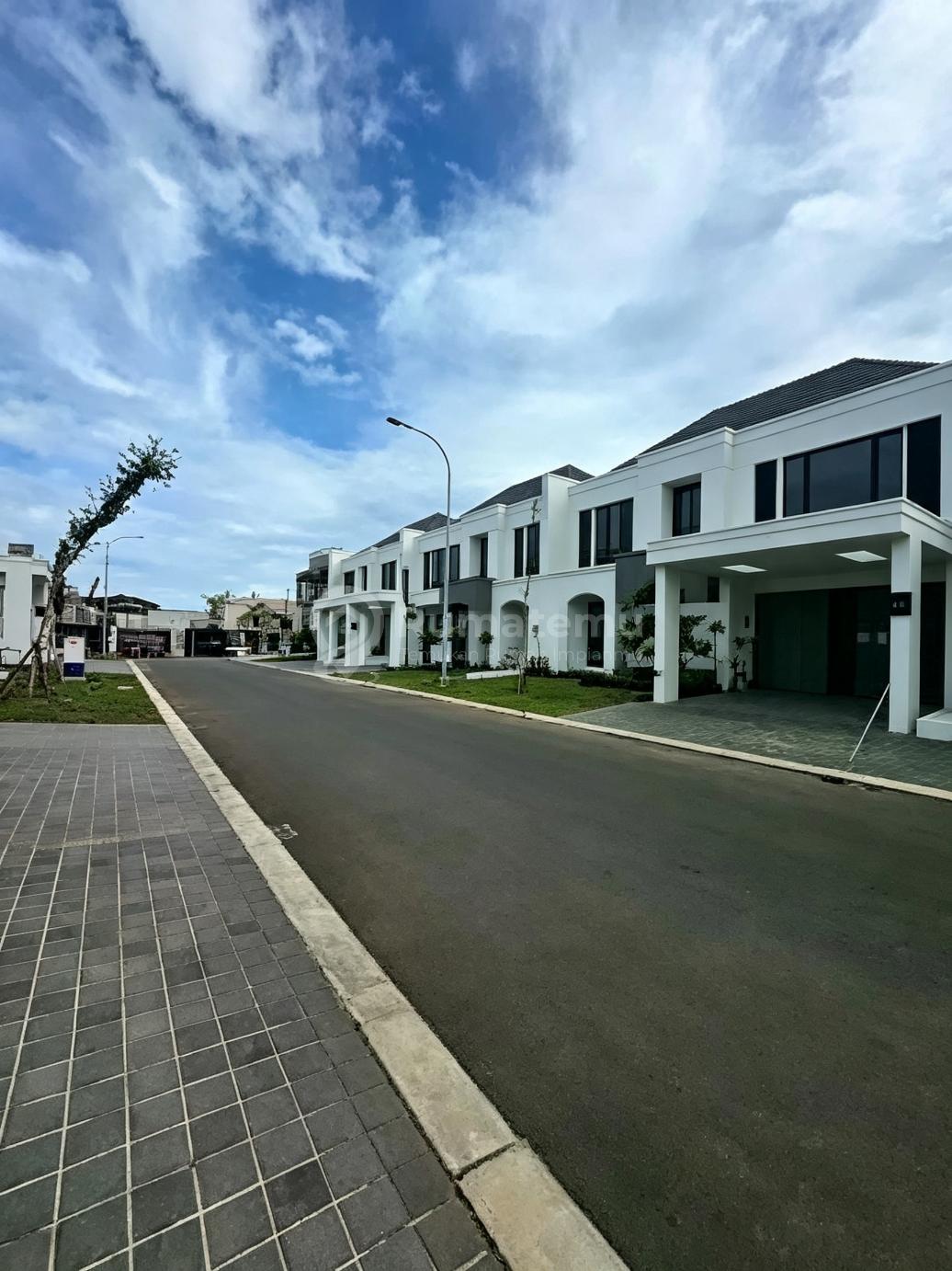 Rumah Mewah di Gramercy Alam Sutera