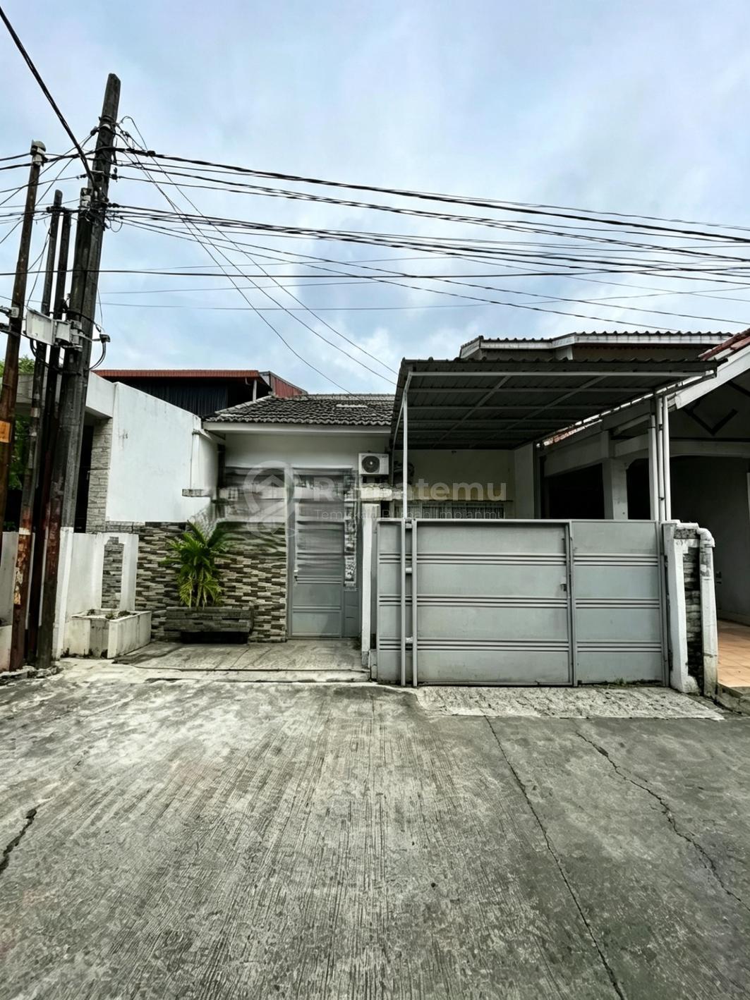 Rumah Bagus Selangkah ke Summarecon di Tytyan Kencana Bekasi