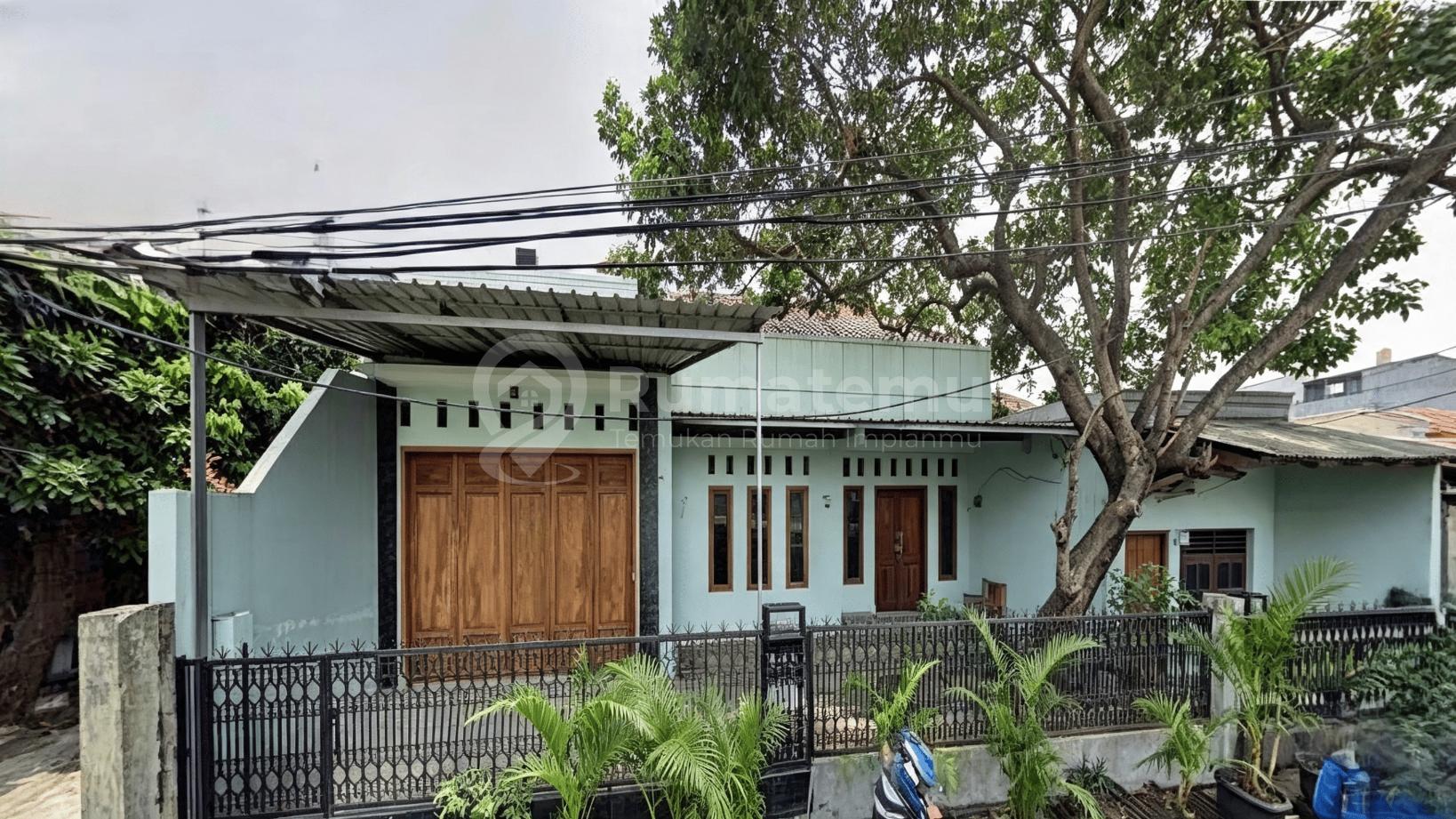 Dijual rumah siap huni Parkir mobil 1 unit Akses jalan 2 mobil Hadap Barat Cipulir, Kebayoran Lama, Jakarta Selatan