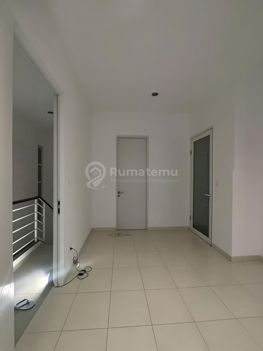 Rumah Murah 2 Lantai di Metland Puri Cipondoh Karang Tengah Tangerang