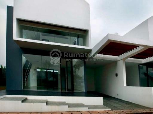Rumah asri minimalis disewa di Lebak Bulus. Sharing pool