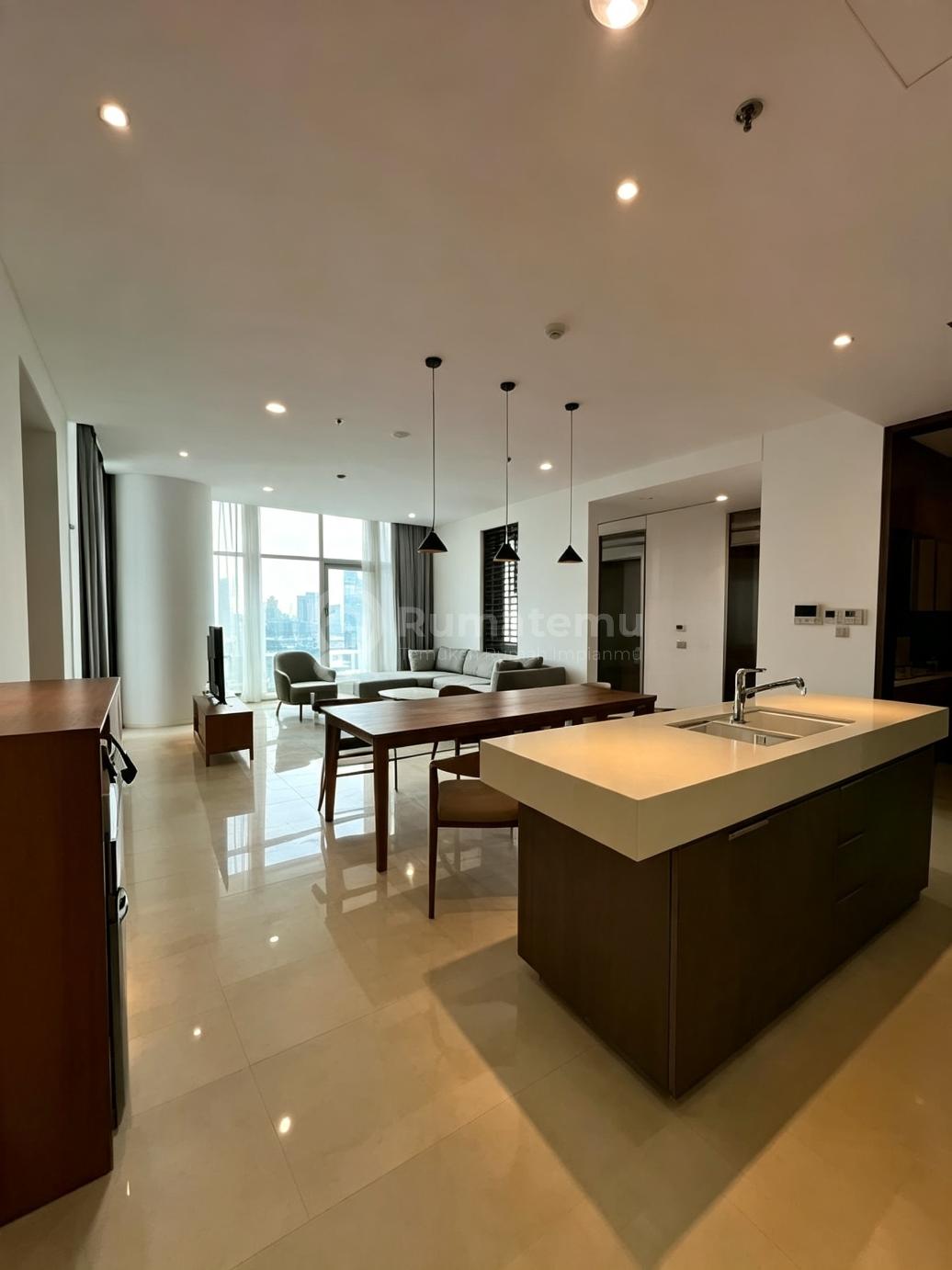 Ready to Move in !! Verde Two Apartement Kuningan Jakarta Selatan type 3 Bed Room luas 230 m2 Fully Furnished di lantai 25, lokasi strategis harga Rp. 13,375 miliar