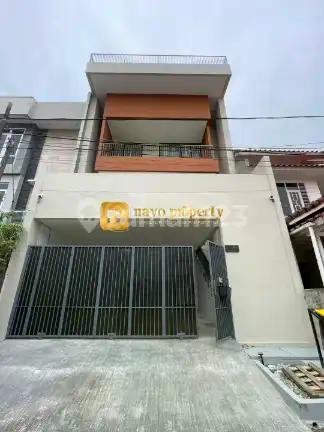 Rumah Baru Mewah Furnished Dalam Komplek Strategis di Pulomas