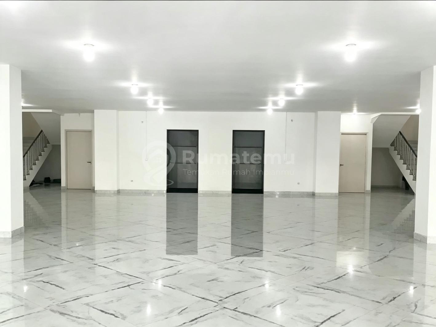 Gedung Baru 3,5 Lantai di Buaran -Kalimalang