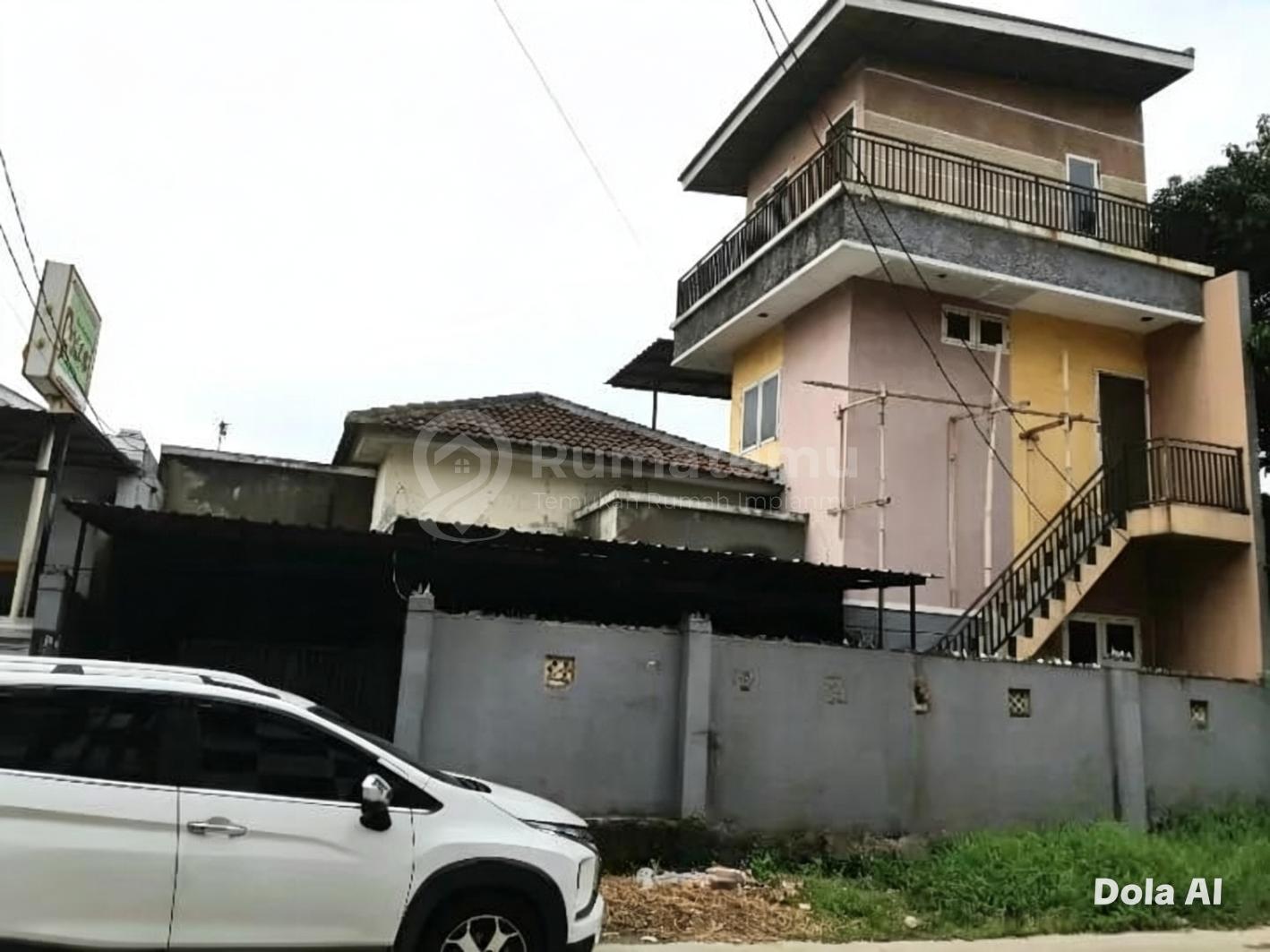 Di Jual Rumah Bangunan 2 Lantai + 3 Ruko Di Daerah Pakis Raya Untuk Tempat Usaha