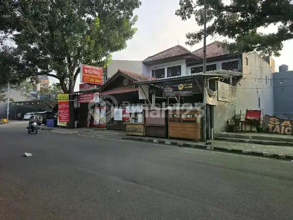 Rumah hadap barat cocok untuk segala jenis usaha Kencana Loka BSD