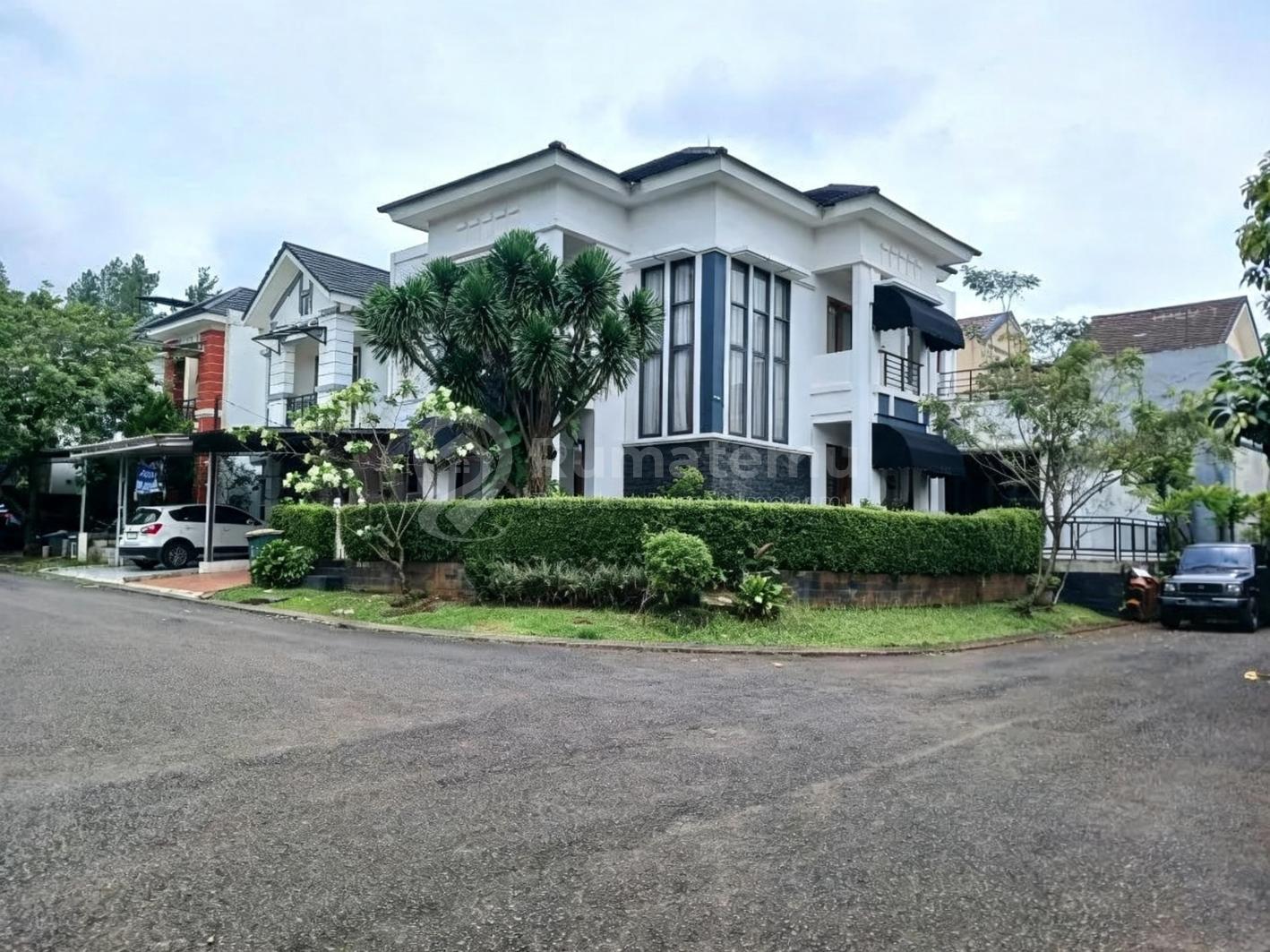 Dijual Rumah Hook Cantik di The Green BSD