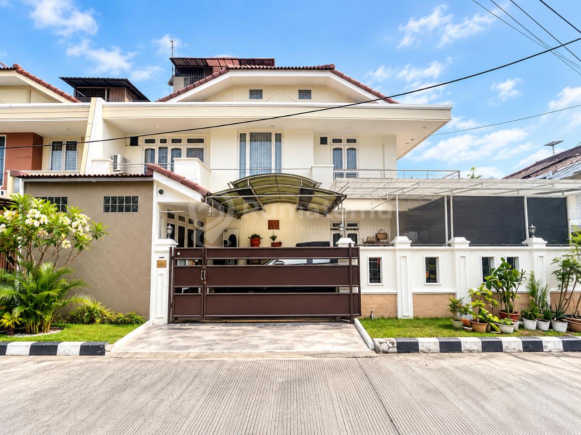 RUMAH GREEN GARDEN FURNISH SIAP HUNI POSISI HOOK JAKARTA BARAT