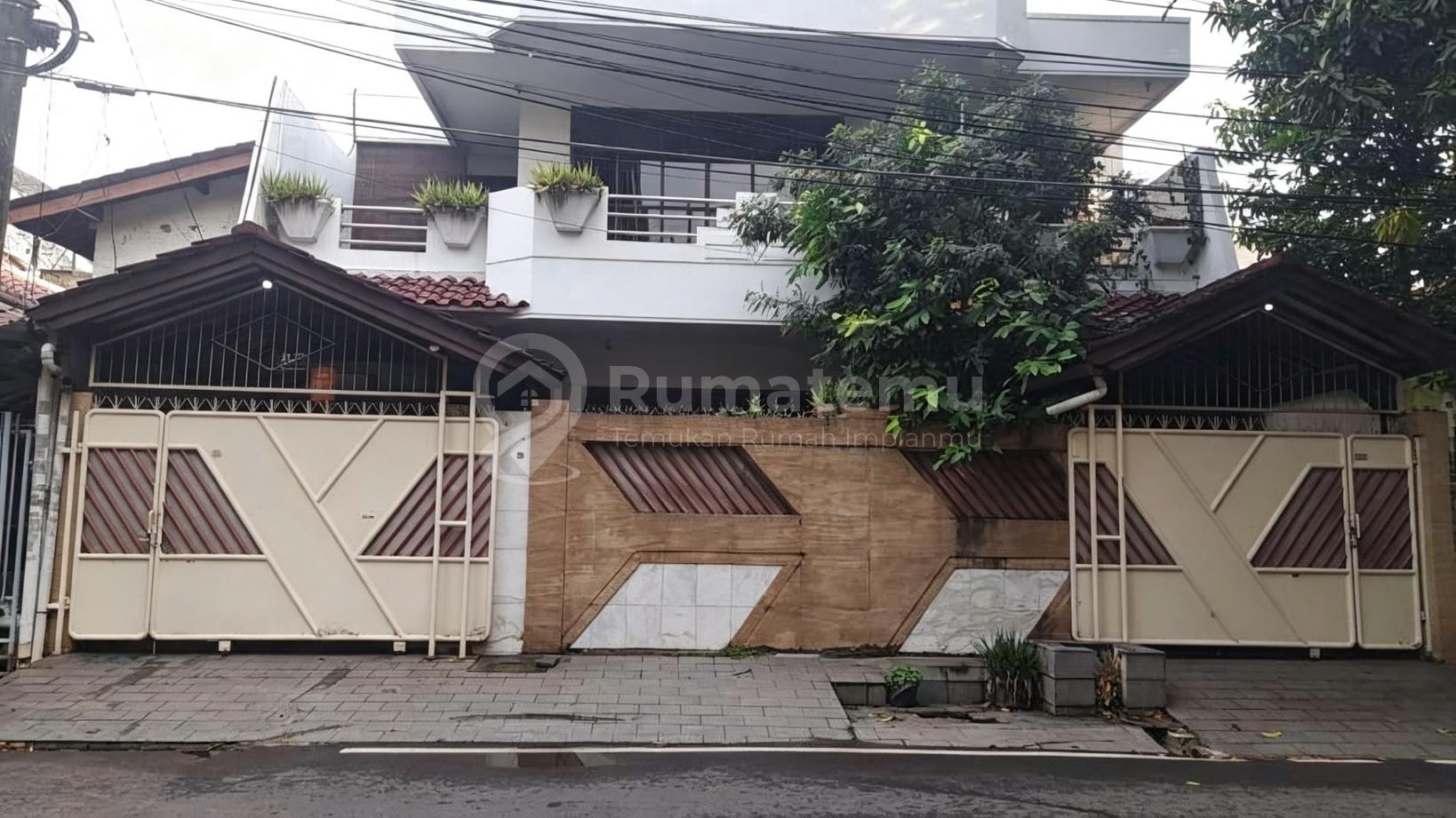 Dijual rumah dikomplek Lokasi Strategis dekat lippomall puri di Meruya Utara, Kembangan, Jakarta Barat
