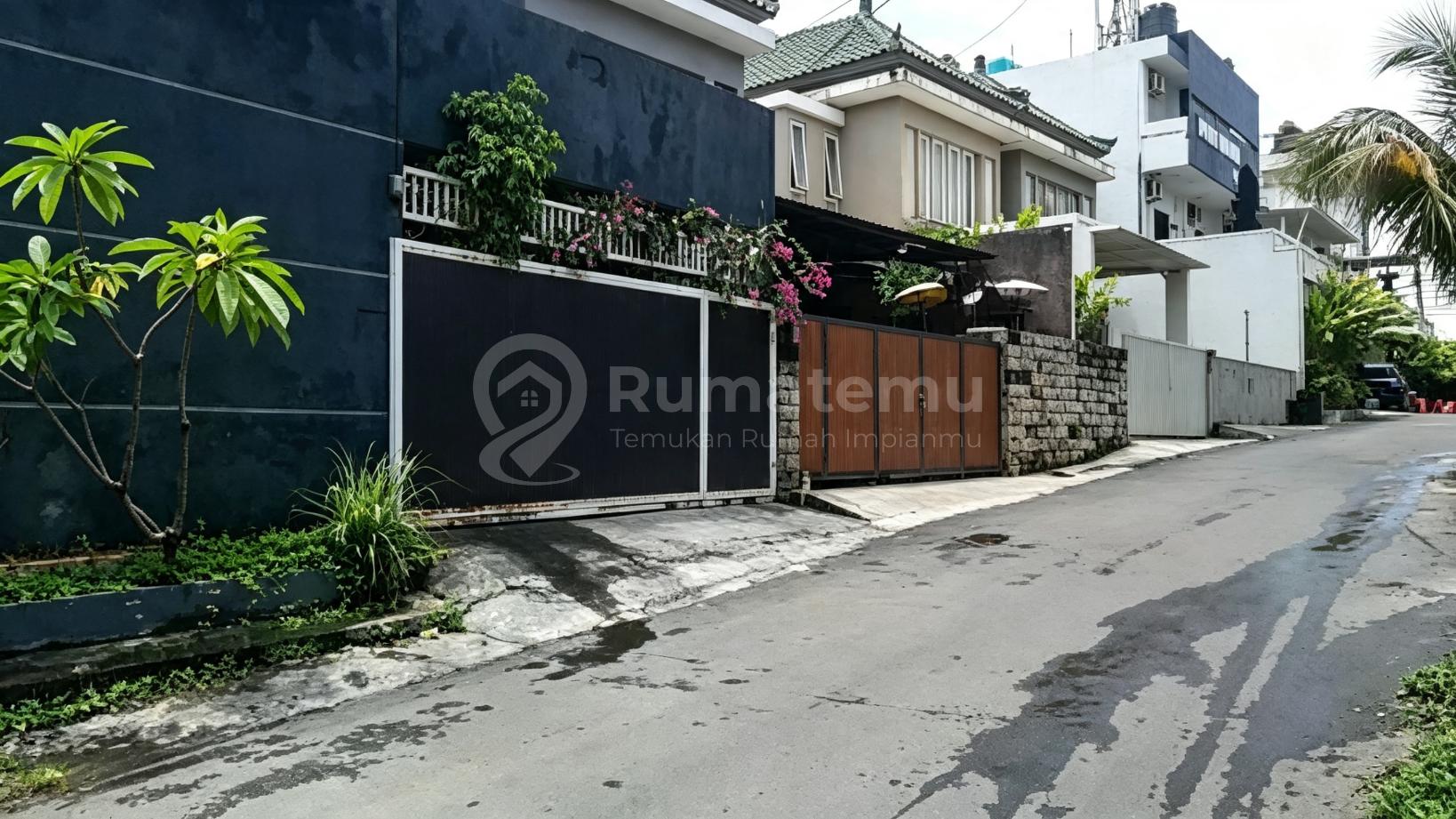 Rv-3310 Freehold Two-Storey Villa In A Prime Denpasar Location