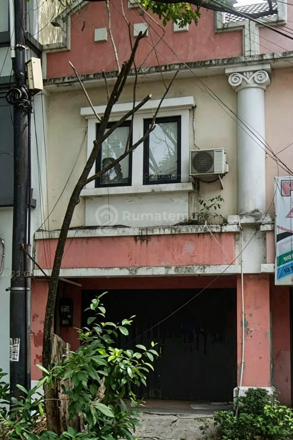 Jual ruko cocok untuk kantor di tempat strategis di Taman Royal 1, Poris Plawad, Cipondoh, Tangerang Kota