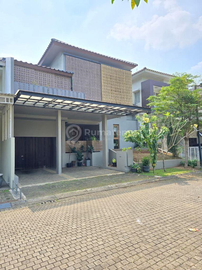 Rumah Dijual di Kebayoran Essence, 2 Lantai dengan 5 Kamar Tidur dan SHM
