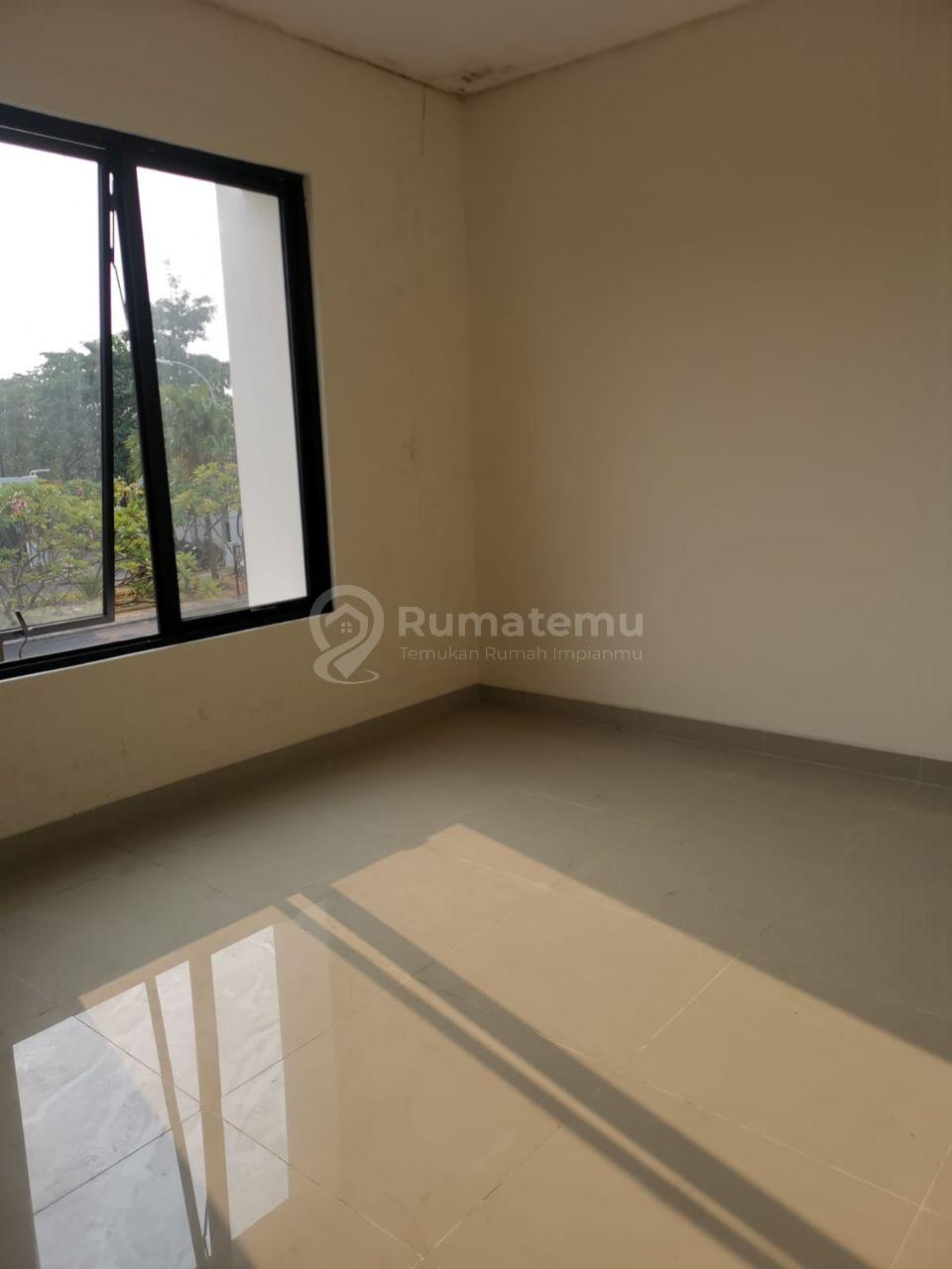 Disewakan / Dijual rumah 2lt Brand New di JGC cluster River Garden
