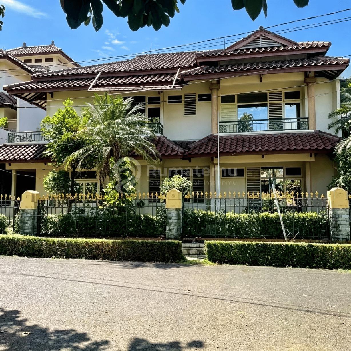 Dijual Murh Harga D Bawah NJOP di Dalam. Komplek Bintaro Sektor 1 Jakarta Selatan
