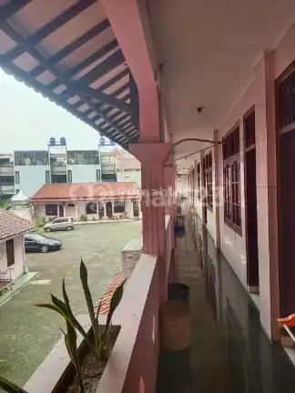 Tanah Berikut Bisnis Kos-Kosan Dekat Universitas Indonesia