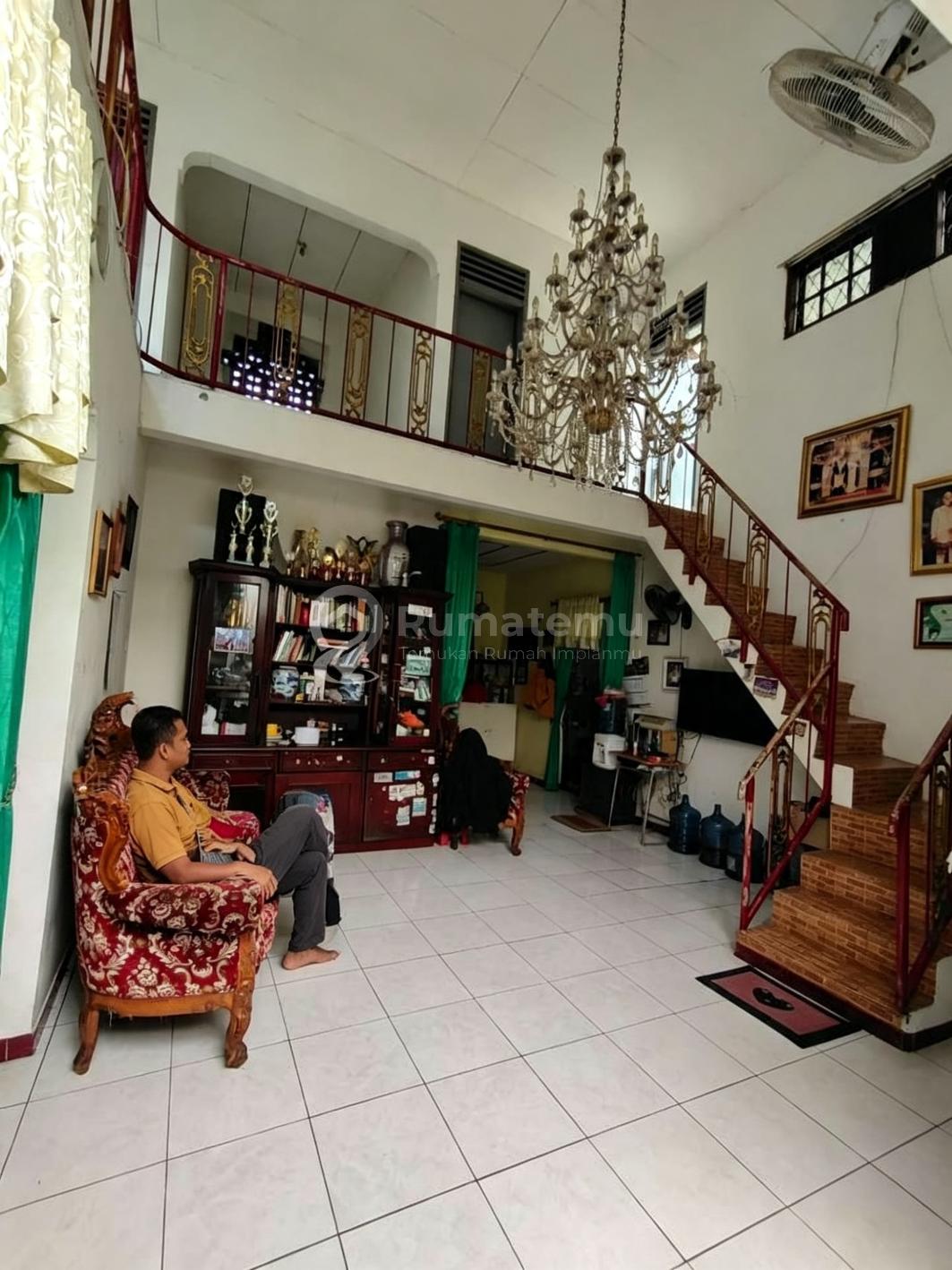 Dijual rumah hook super luas Lokasi Strategis di kebagusan, Jagakarsa, Jakarta