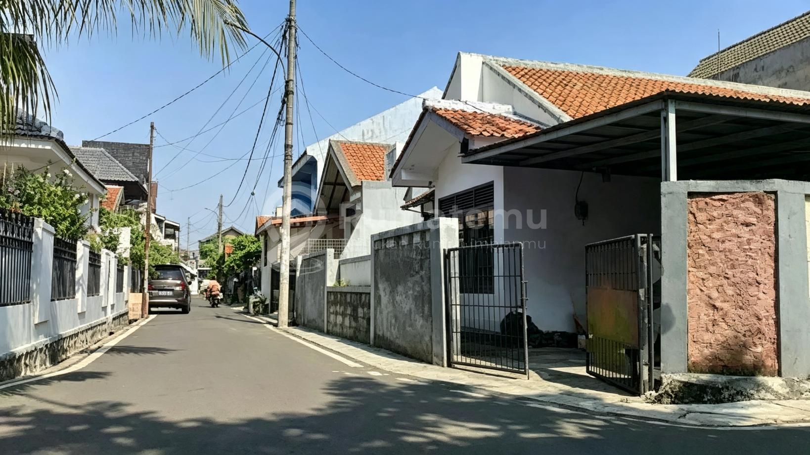 Dijual  Rumah Hook di Jurangmangu Indah Bintaro Lokasi Strategis
