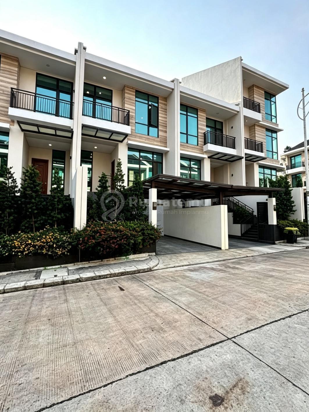 Disewakan Rumah Brand New di Pondok Indah Townhouse