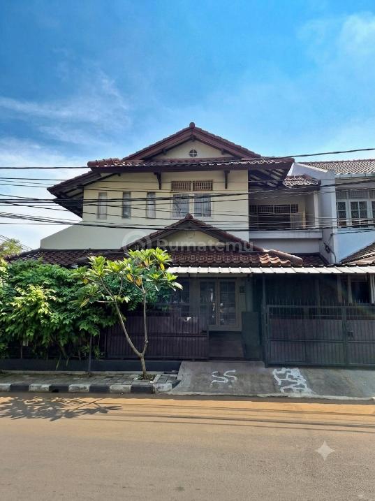 Rumah Mewah Lama 2 Lantai di Bintaro Tangerang