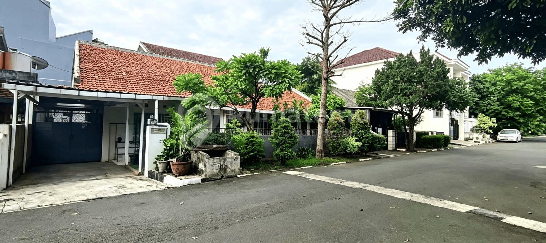 Rumah Dalam Komplek, Nyaman Dan Tenang