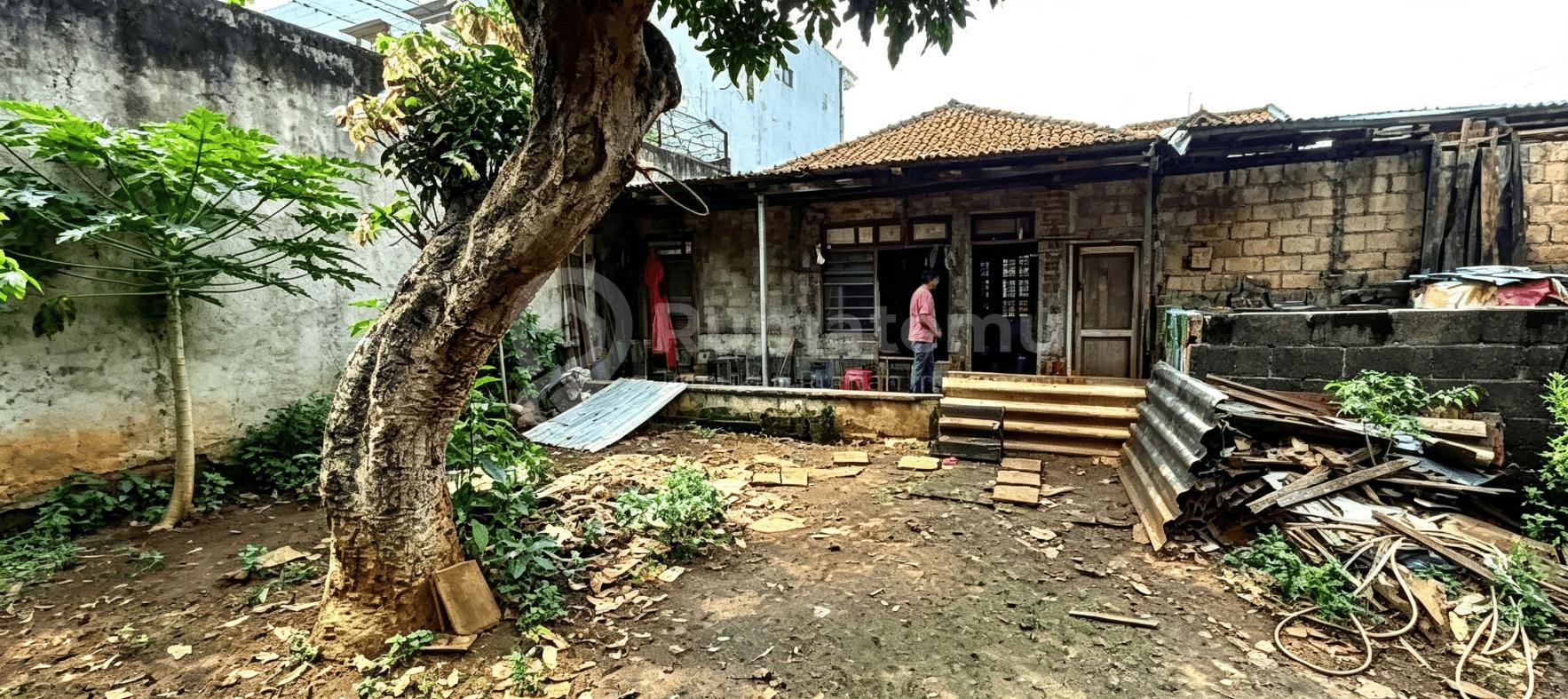 Rumah Hitung Tanah Siap Bongkar, 150 Meter Ke Jalan Pangeran Antasari