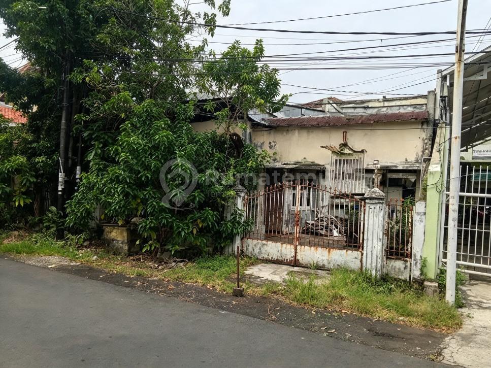 Dijual Rumah Tua 2 KT Hitung Tanah di Cipinang Timur